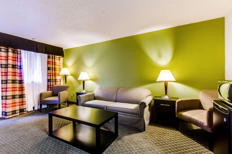 Quadruple Suite