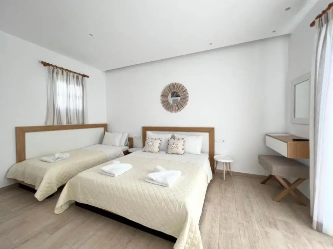 Standard Triple room with balcony