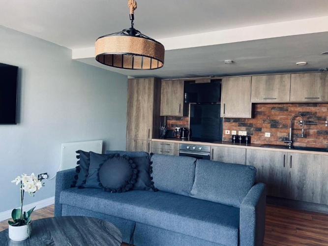 2 Bedrooms Apartment