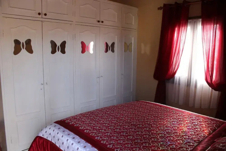 Beautiful 2-bed Bungalow in Parque Holandés