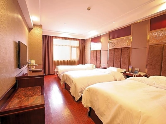 Standard Triple room
