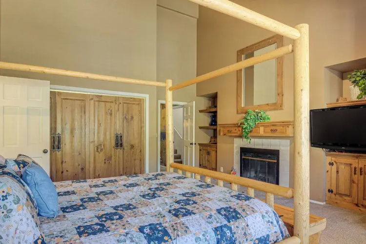 Spacious Brian Head Mtn Getaway w/ Hot Tub!