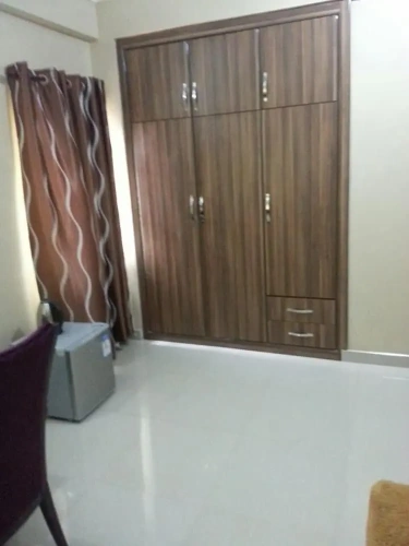 3 Bedrooms Apartment