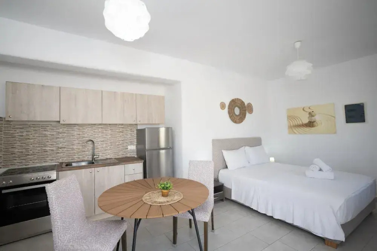 Island Nest Mykonos Suite w Shared Pool