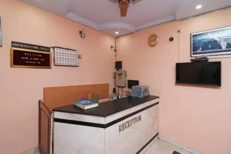 Hotel Amar Palace by OYO Rooms