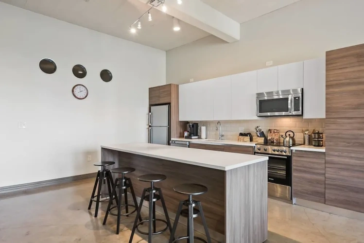 3 Bedrooms Apartment
