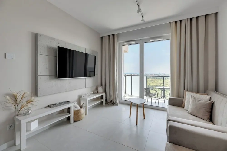 Apartment with balcony and with courtyard view