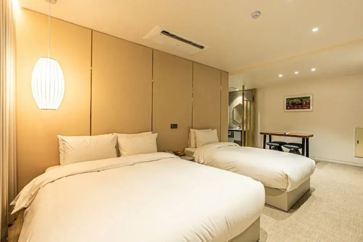 Benikea Crystal Hotel