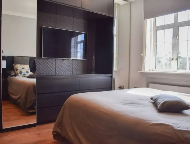 Modern 2 Bedroom Flat with A/C in Westminster