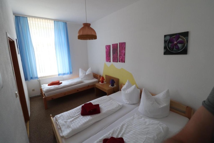 Standard Triple room