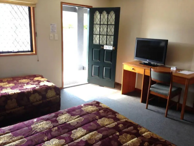 Sails Motor InnOver view