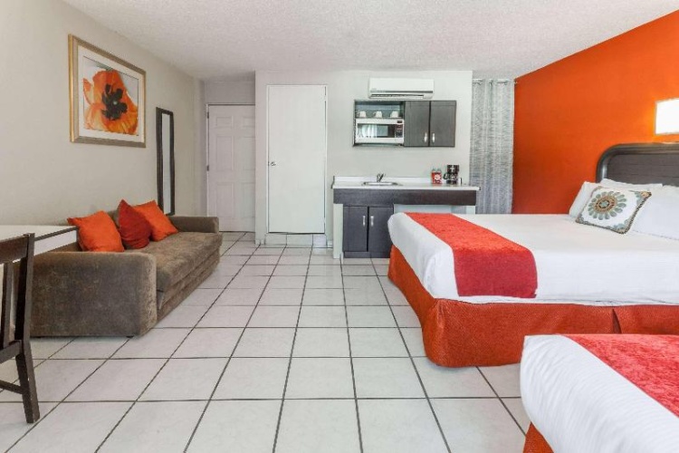 Standard Twin room