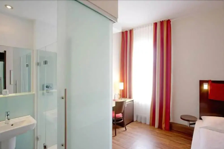 Maris Hotel