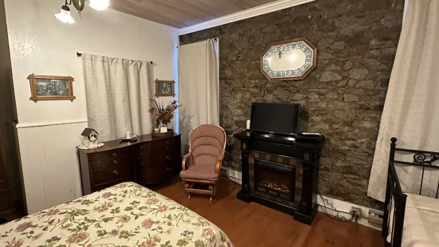 Premium Double Basement room