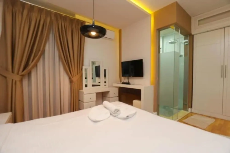 Deluxe Triple room with balcony