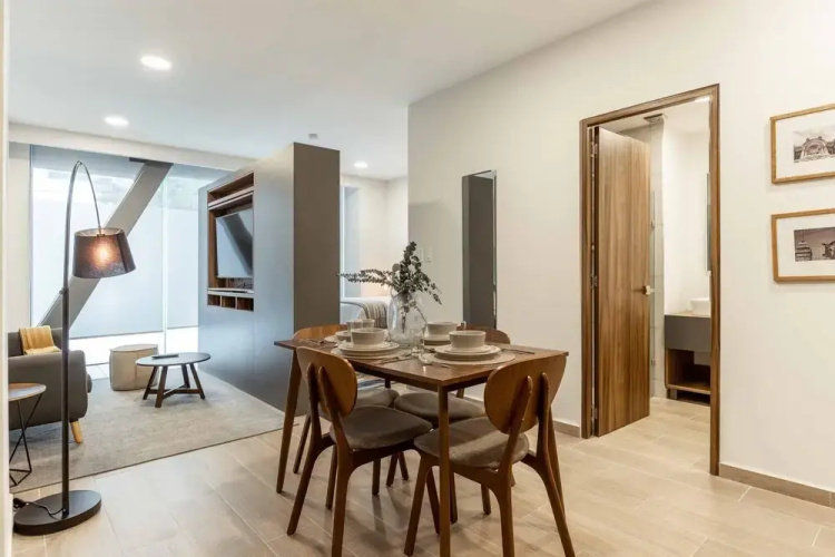 Casai Roma 1 BR Central Studio