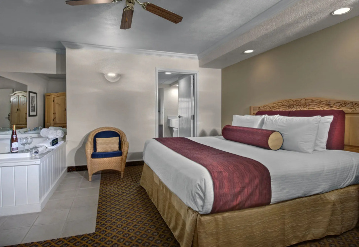 Cherry Tree Inn & Suites