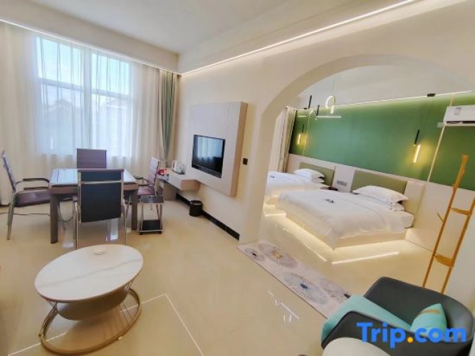 Deluxe Suite