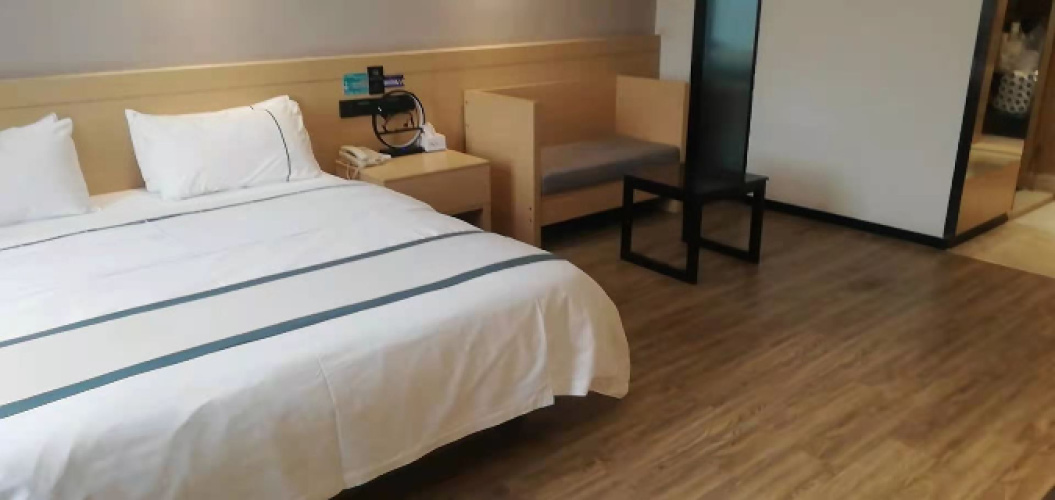 Standard room with city view
