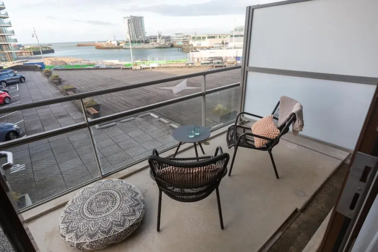 Apartment in Den Haag With Balcony