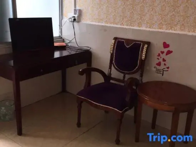 Red star apartment