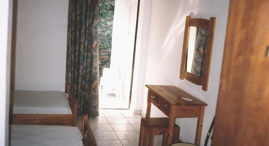 Dina's Rooms