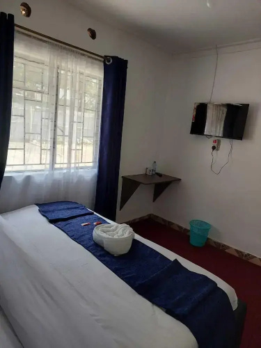 White House Lounge & Accommodation