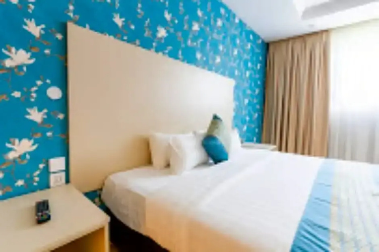 Blooming Suites