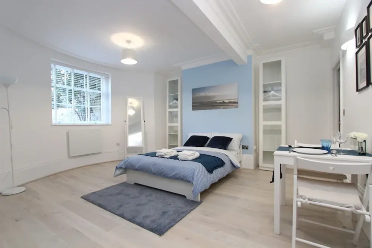 1 Kings Road Executive Studio Apartment