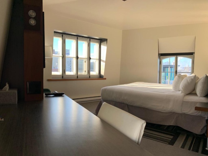 Deluxe Suite