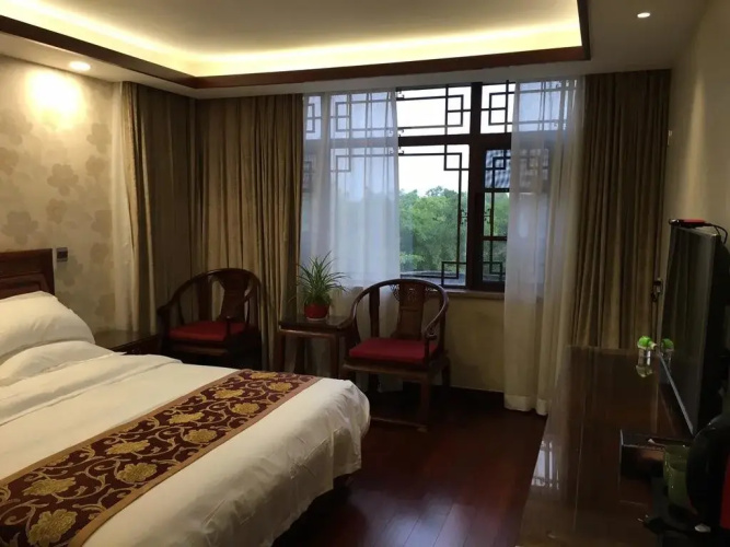Gujing Hotel(太湖三山岛古井山庄)