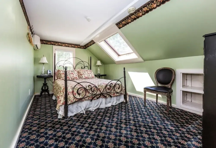 The Elmhurst Inn