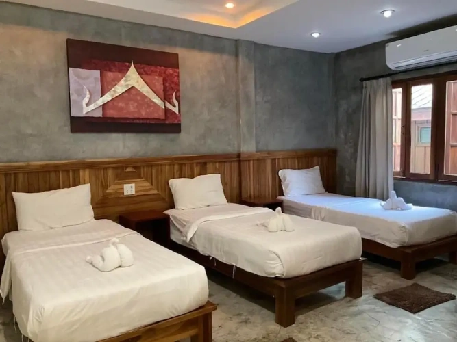 Standard Triple room