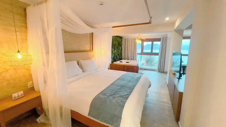 Catalina Hotel