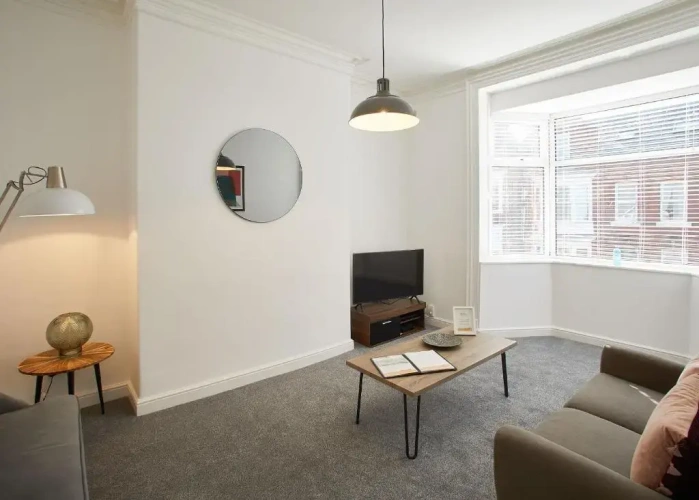 2 Bedrooms Apartment