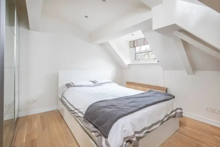 Stylish 2-bed Flat by Piccadilly Circus & Mayfair