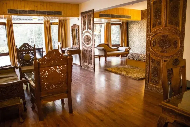 Hotel Grand Mahal