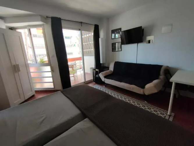 Flat2 studio 150m from the beach with pool