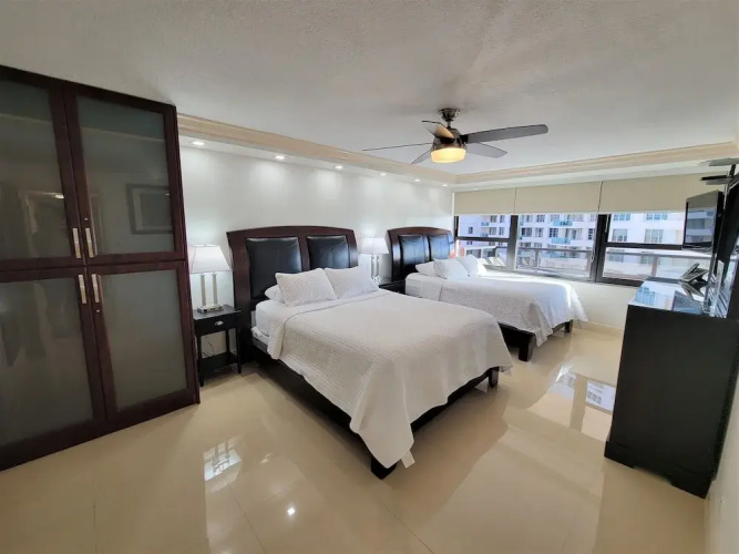 Alexander 819 2 Bedroom Apts