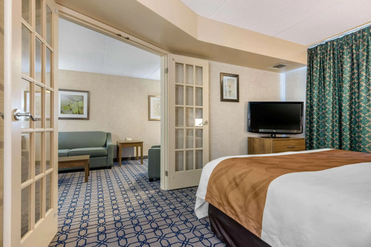 Quality Suites Whitby