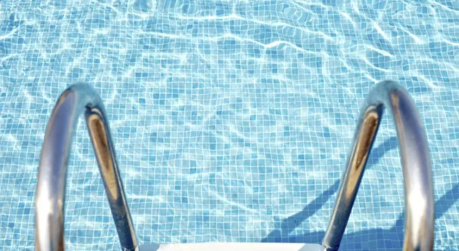 Master Bedroom Al Nokhtha Street - Image 3