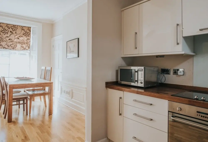2 Bedrooms Classic Basement Apartment