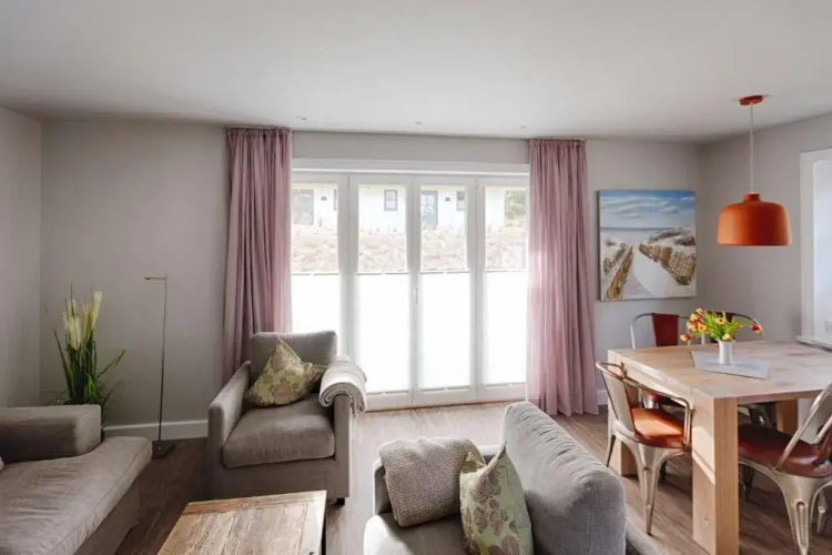 Rantum Dorf - Ferienappartments im Reetdachhaus 1& 2