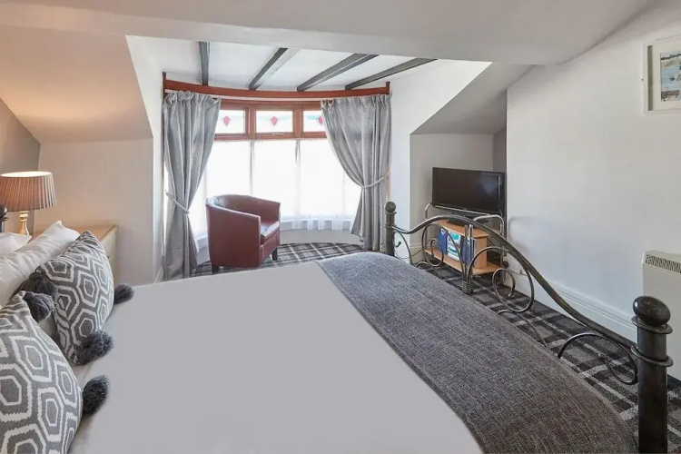 Apartment 4 at Khyber