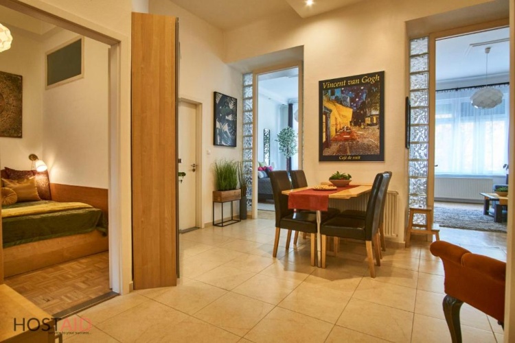 2 Bedrooms Apartment