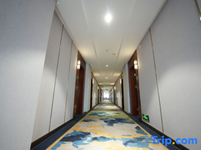 Quanjun Hotel