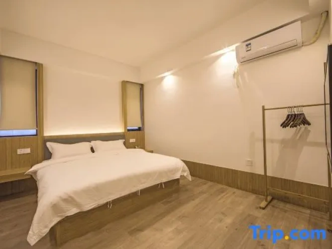 2 Bedrooms Standard Family room