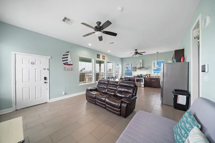 Sunny Beach House by Ryson Vacation Rentals