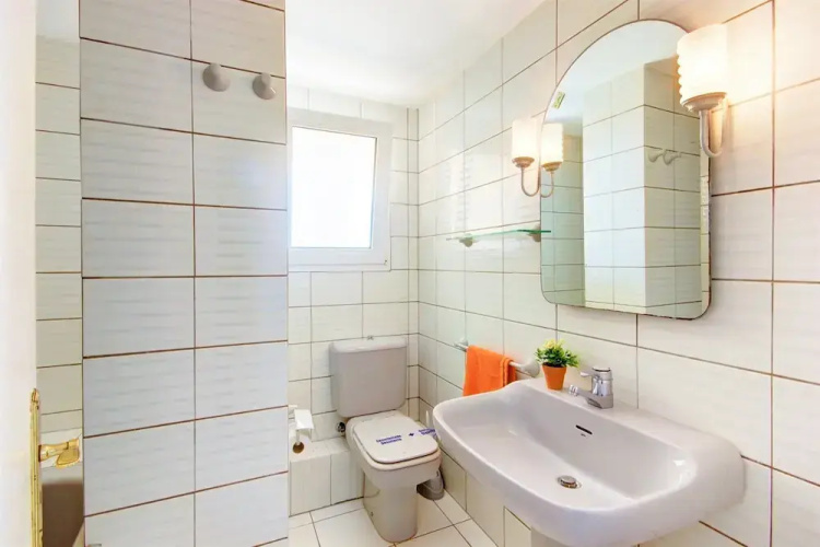 Apartment in Roses Near Sand Beach