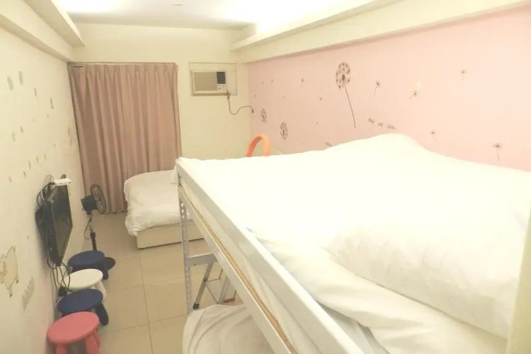 9527 Taichung Hostel